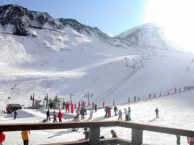 Skier à Luz-Ardiden dans les Pyrénées