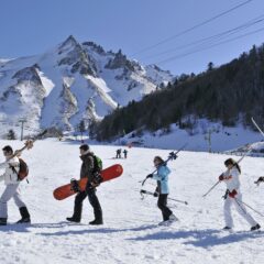 Skier en Auvergne : faire du sport et visiter, quoi de mieux ?
