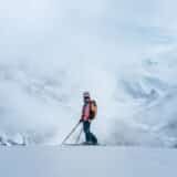 La différence entre un niveau de ski débutant et intermédiaire