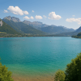 Dominique Vilanova, propriétaire du Camping La Ferme à Annecy : « Nous sommes refuge LPO, ce qui témoigne de l’attachement que nous portons à la faune locale, avec laquelle nous partageons ce territoire »